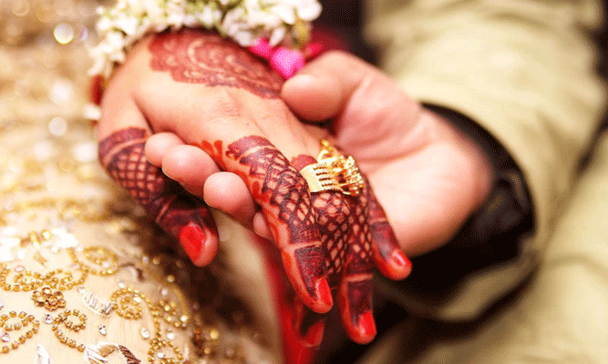 18 साल से कम उम्र की मुस्लिम लड़की किसी से भी कर सकती है शादी | Women  Express